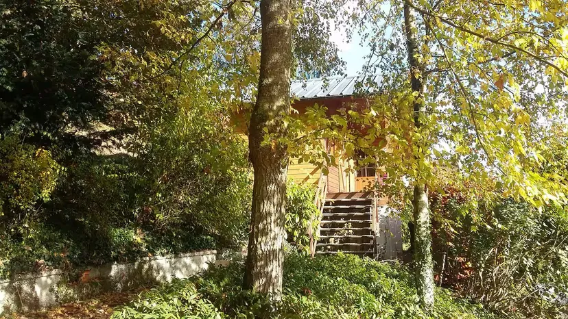 Chalet au bord du Loir, accès direct à la rivière