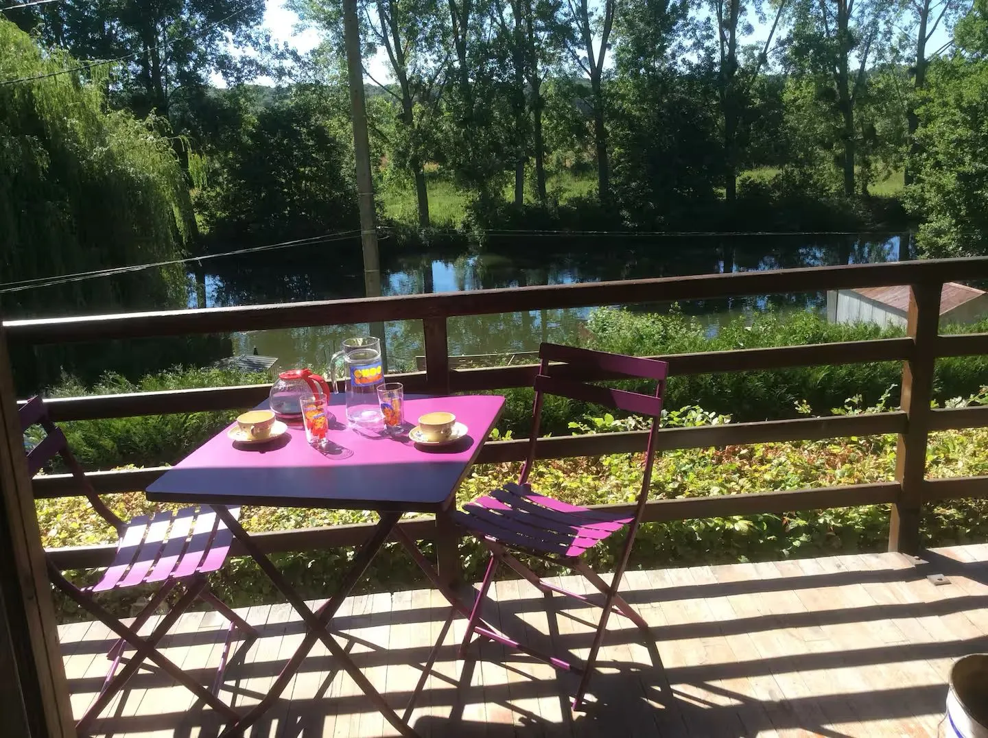 Chalet au bord du Loir, accès direct à la rivière