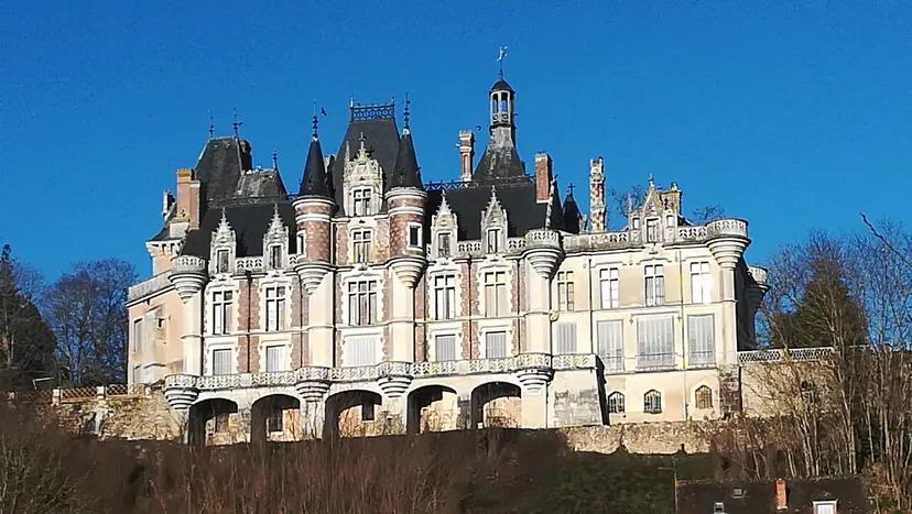Chalet au bord du Loir, accès direct à la rivière