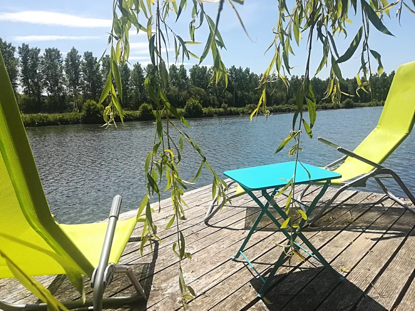 Chalet au bord du Loir, accès direct à la rivière
