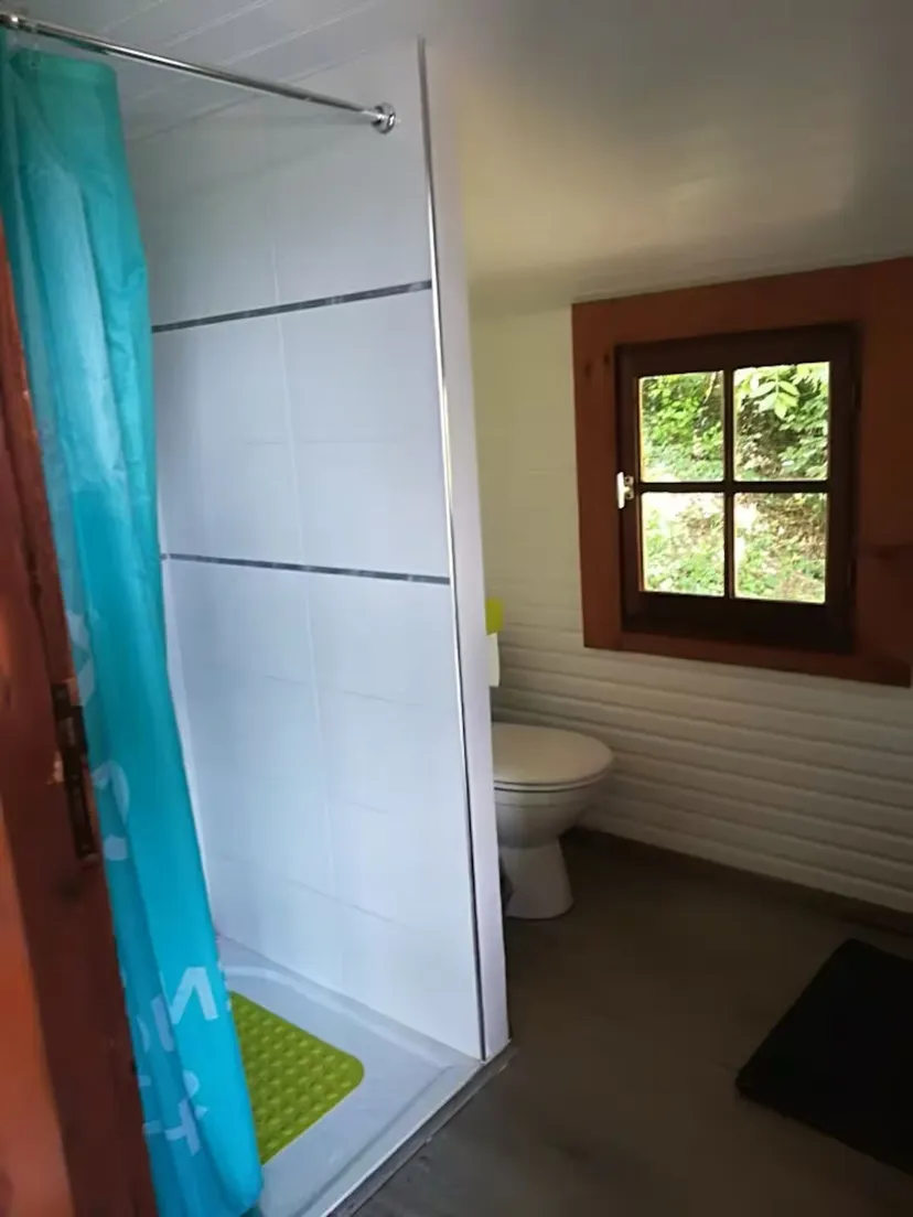 Chalet au bord du Loir, accès direct à la rivière