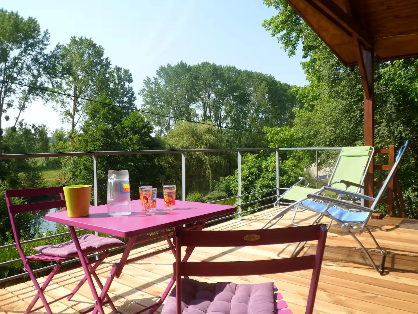 Chalet au bord du Loir, accès direct à la rivière