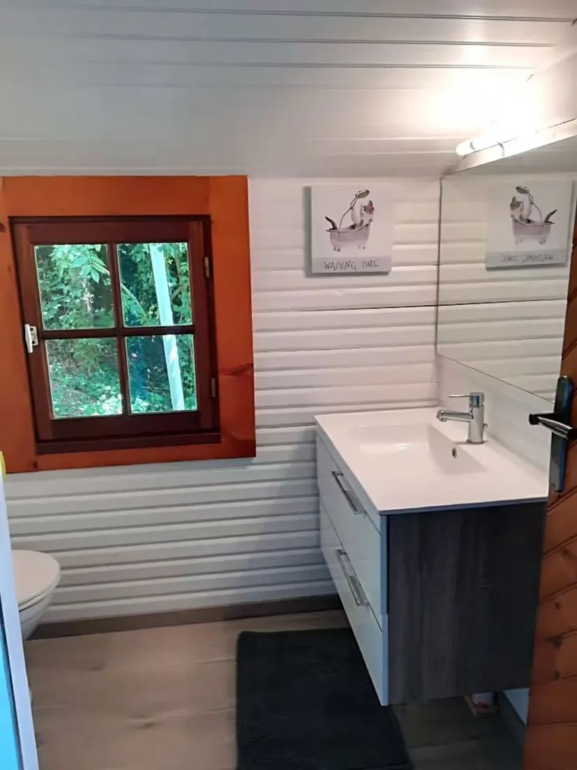 Chalet au bord du Loir, accès direct à la rivière