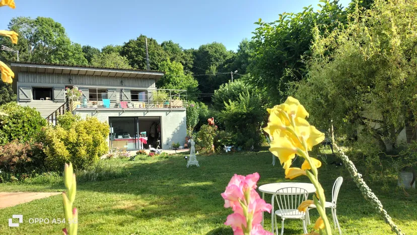 Gite en bordure de rivière, au bord de l'eau