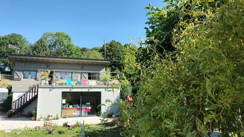 Gite en bordure de rivière, au bord de l'eau