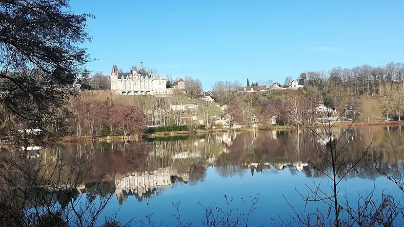 Gite en bordure de rivière, au bord de l'eau