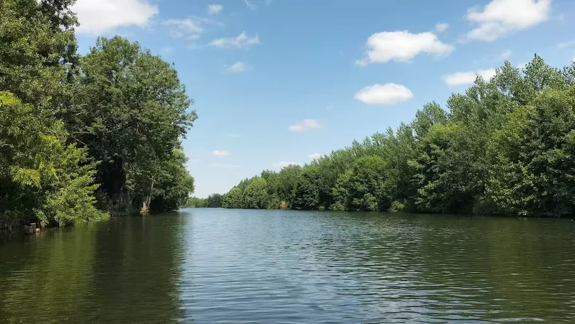 Gite en bordure de rivière, au bord de l'eau