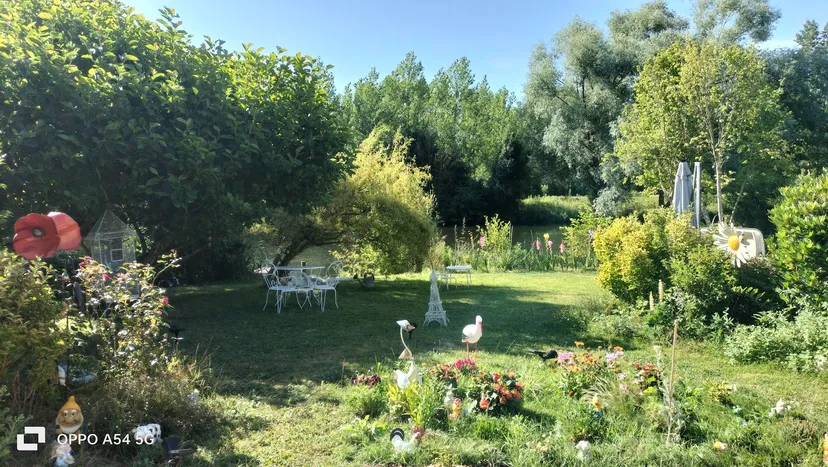 Gite en bordure de rivière, au bord de l'eau
