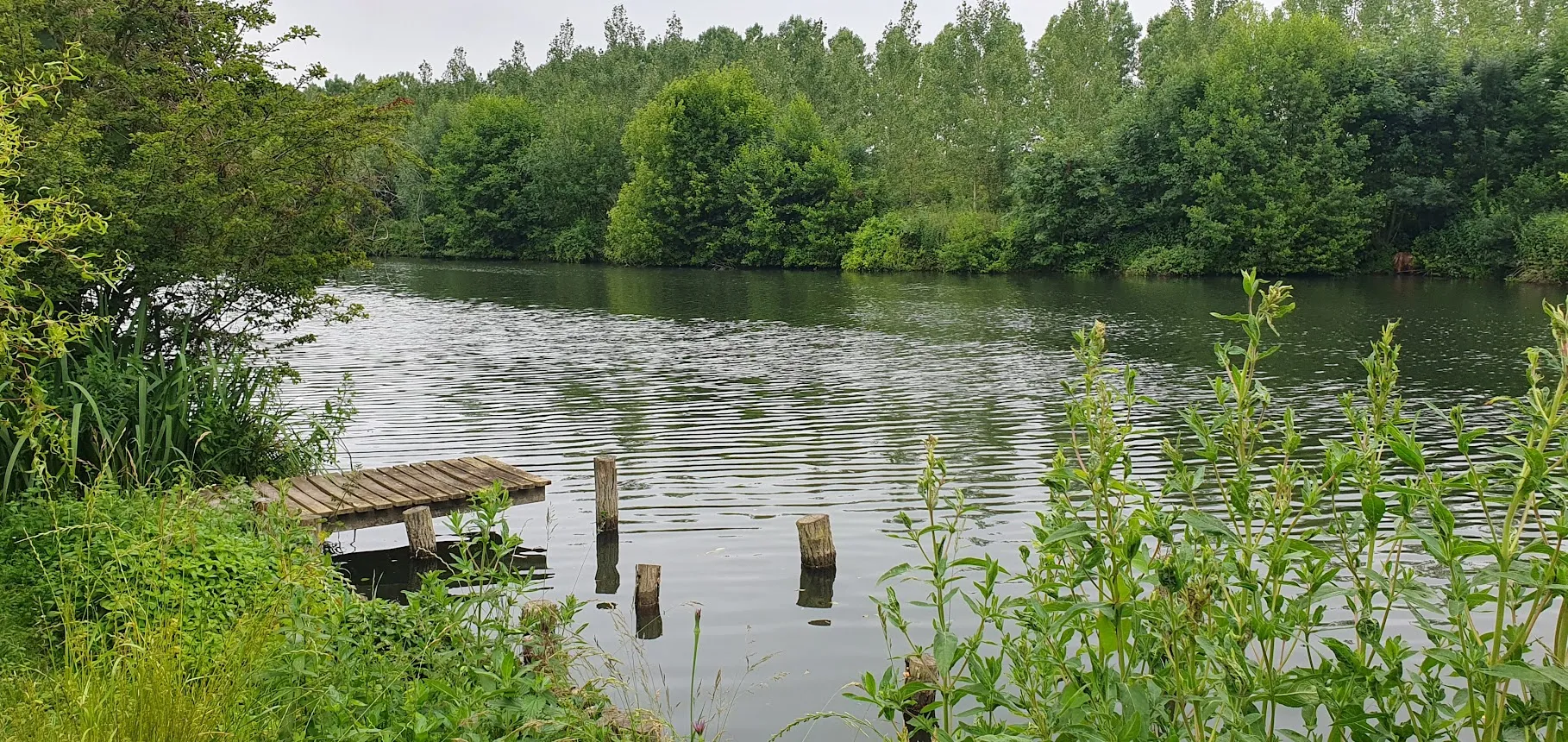 Gite en bordure de rivière, au bord de l'eau