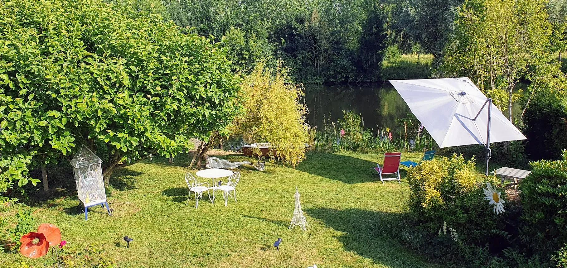 Gite en bordure de rivière, au bord de l'eau