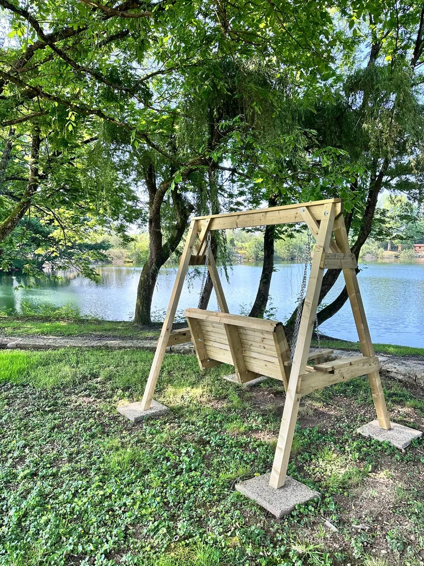 Cabane pour 4 personnes avec étang de pêche très poissonneux