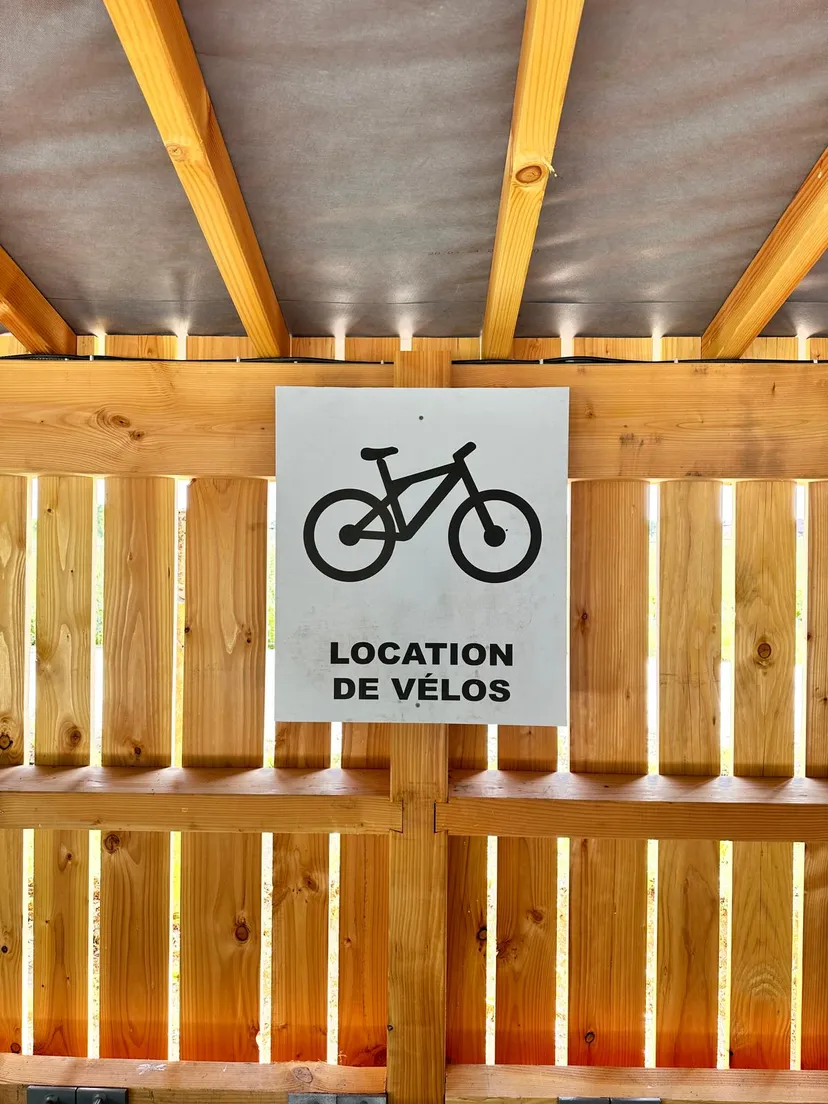 Cabane pour 4 personnes avec étang de pêche très poissonneux