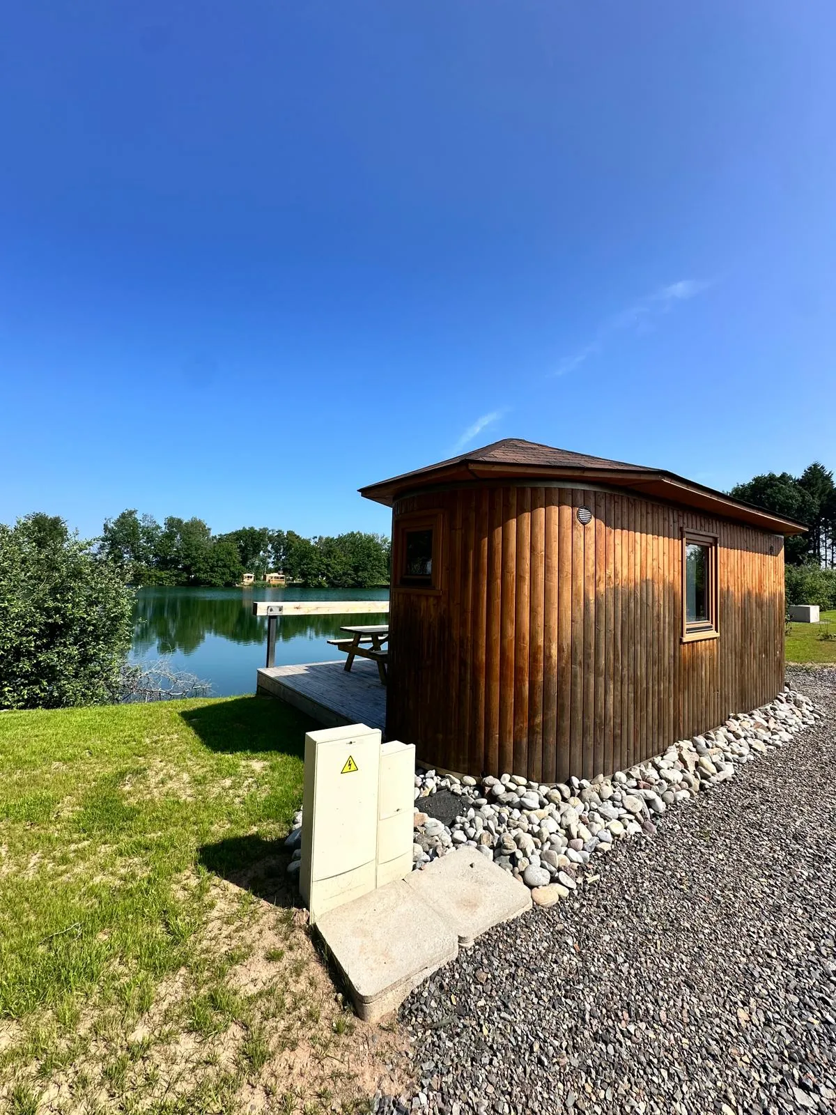 Cabane isolée + terrasse & pêche