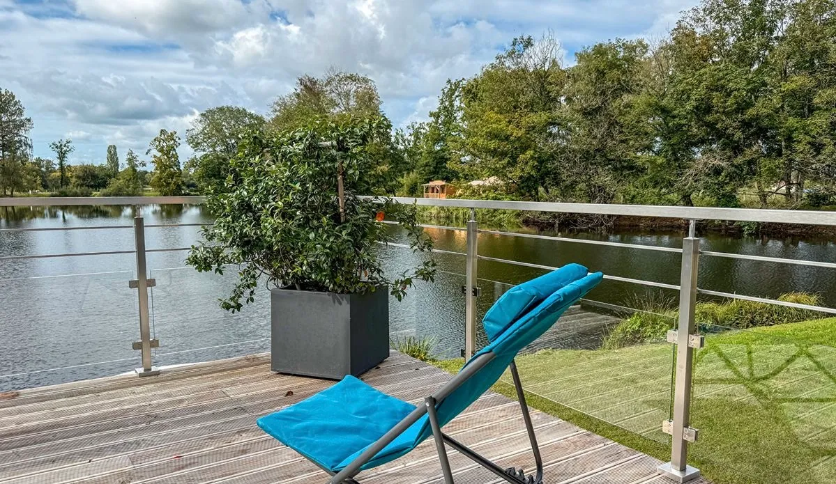 Maison 9 personnes avec vue imprenable sur l’étang, pêche & grands événements