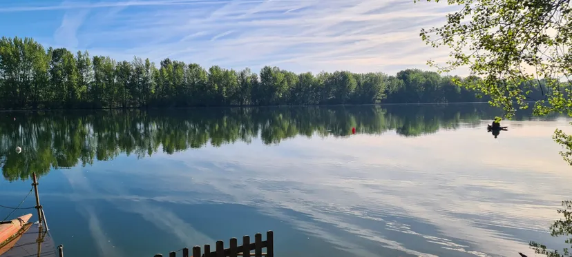 Plan d'eau de 17ha à 40km de Bordeaux pour une journée pêche et loisirs