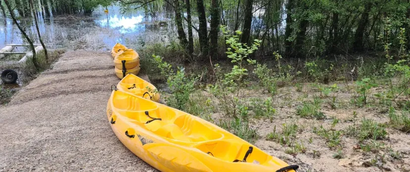 Plan d'eau de 17 hectares à la journée près de Bordeaux
