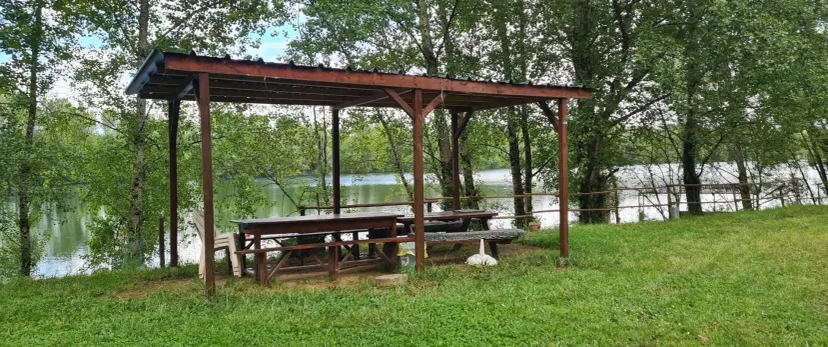 Plan d'eau de 17 hectares à la journée près de Bordeaux