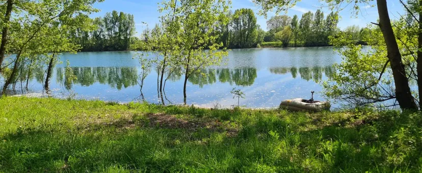 Poste de pêche privatif de 17ha proche de Bordeaux