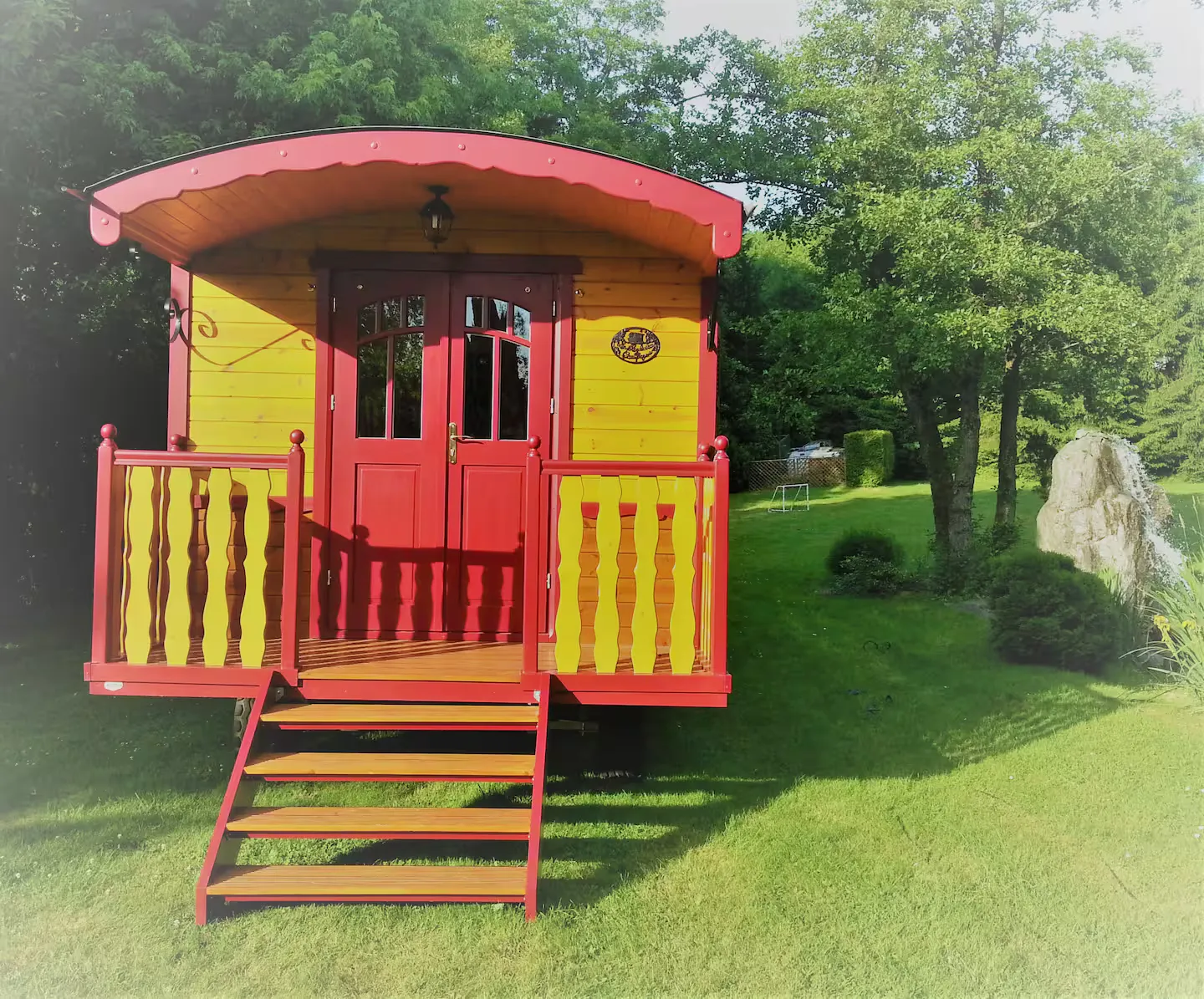 Roulotte avec étang de 1 hectare, près de Belfort