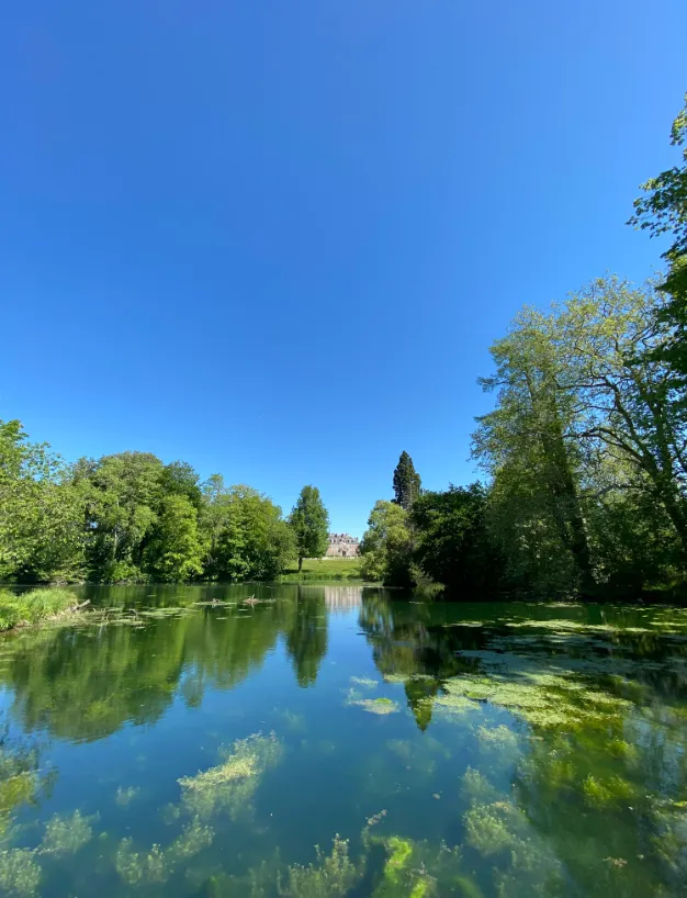 Le Lodge dans le parc d'un château avec accès à ses étangs
