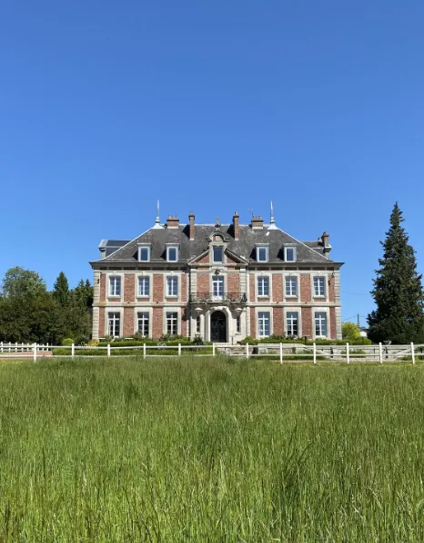 Le Lodge dans le parc d'un château avec accès à ses étangs