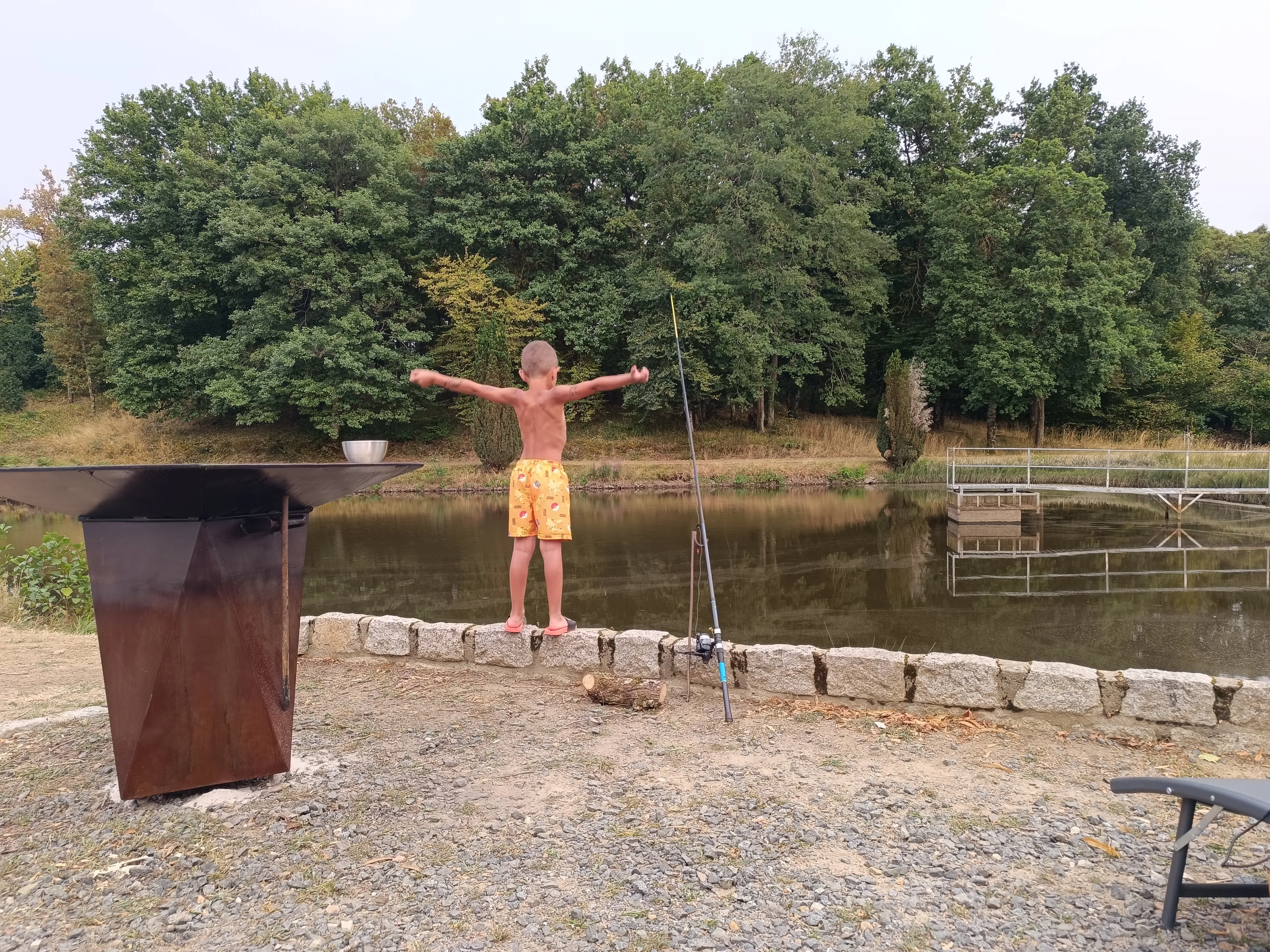 Maison tout équipée avec étang privé en Auvergne-Rhône-Alpes