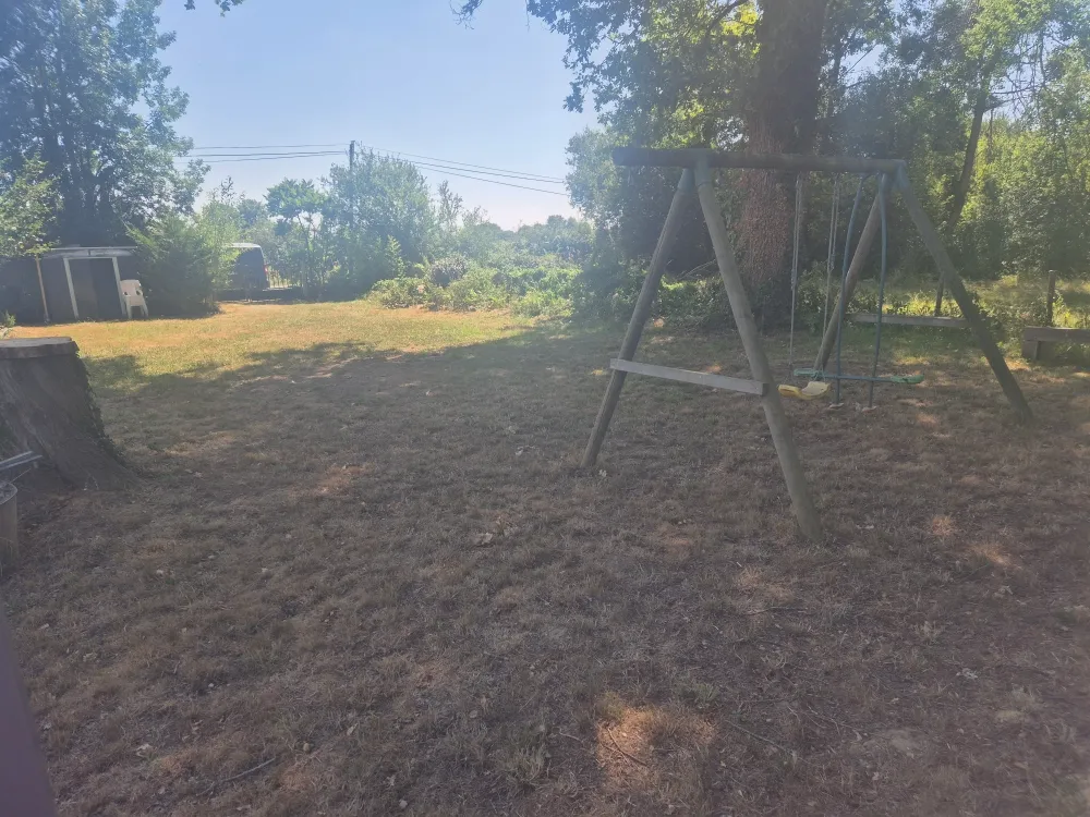 Etang dans la Sathe de 500 m² pour une pêche entres amis - jusqu'à 20 personnes