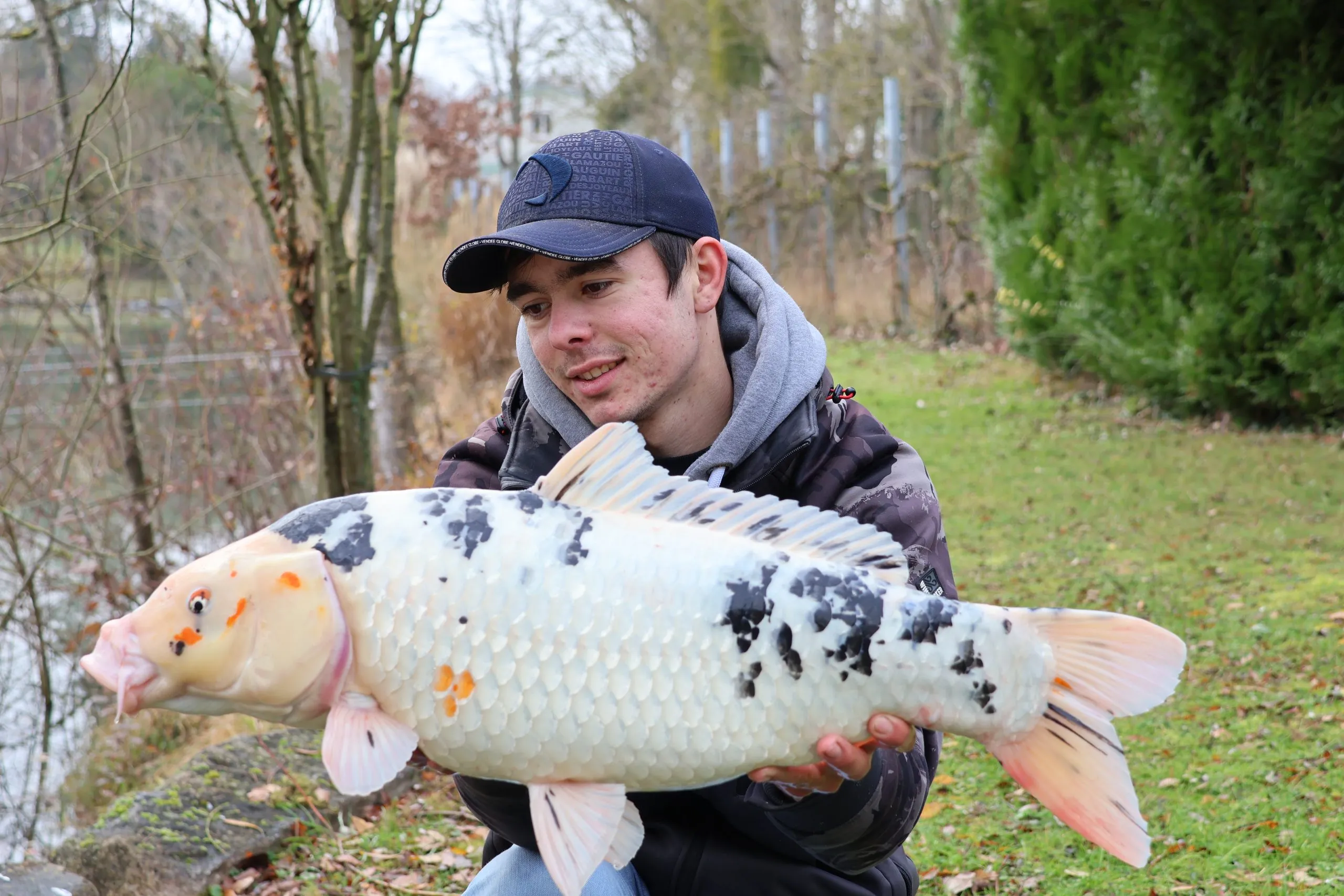 Étang spécialement conçu pour les adeptes de la pêche au coup feeder et anglaise
