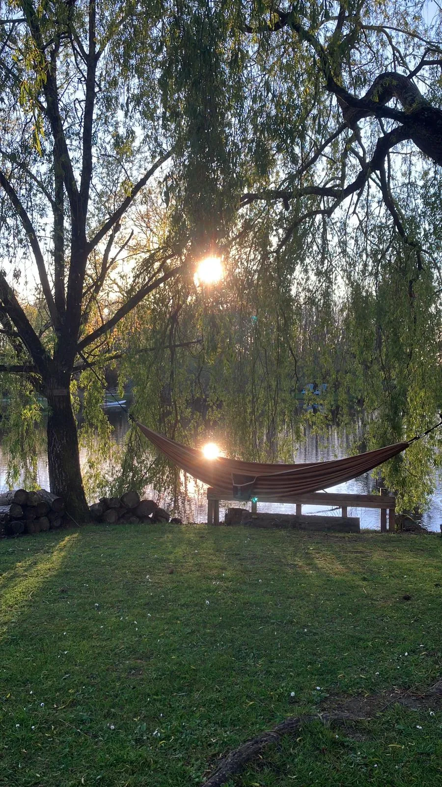 Private island & charming chalet. Nature invites you in its setting