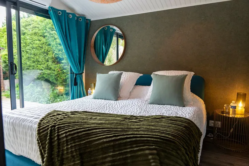 Cottage romantique au bord de l’eau avec jacuzzi privé et pêche 64