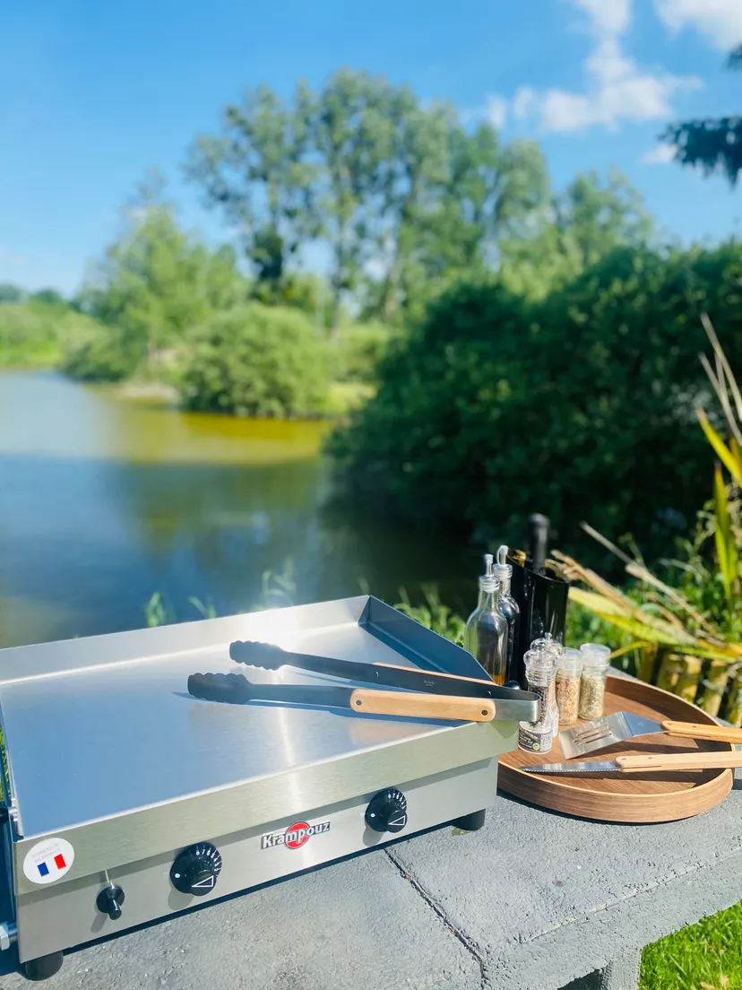 Cottage romantique au bord de l’eau avec jacuzzi privé et pêche 64