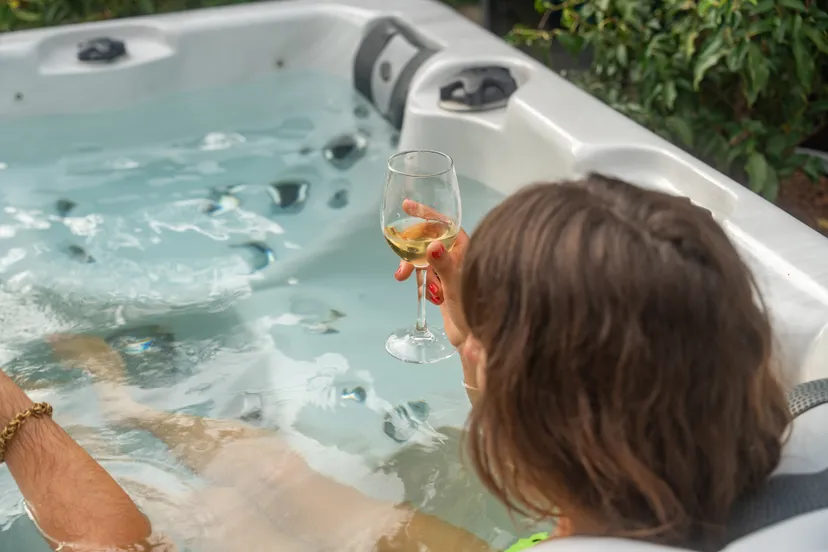 Cottage romantique au bord de l’eau avec jacuzzi privé et pêche 64