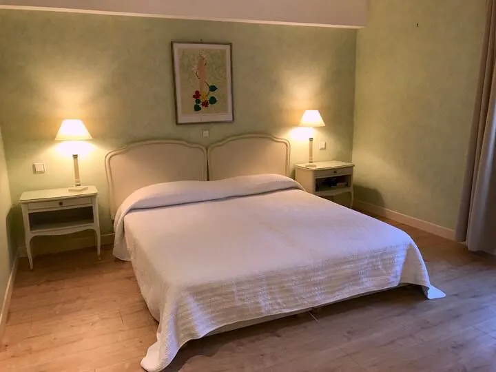 Grand gîte à louer dans le Morvan – 14 couchages, 3 étangs, 7 hectares de nature