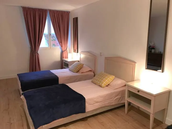 Grand gîte à louer dans le Morvan – 14 couchages, 3 étangs, 7 hectares de nature