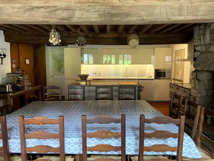 Grand gîte à louer dans le Morvan – 14 couchages, 3 étangs, 7 hectares de nature