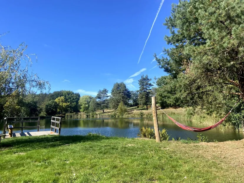 Grand gîte à louer dans le Morvan – 14 couchages, 3 étangs, 7 hectares de nature