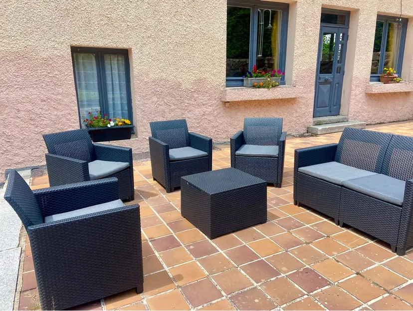 Grand gîte à louer dans le Morvan – 14 couchages, 3 étangs, 7 hectares de nature
