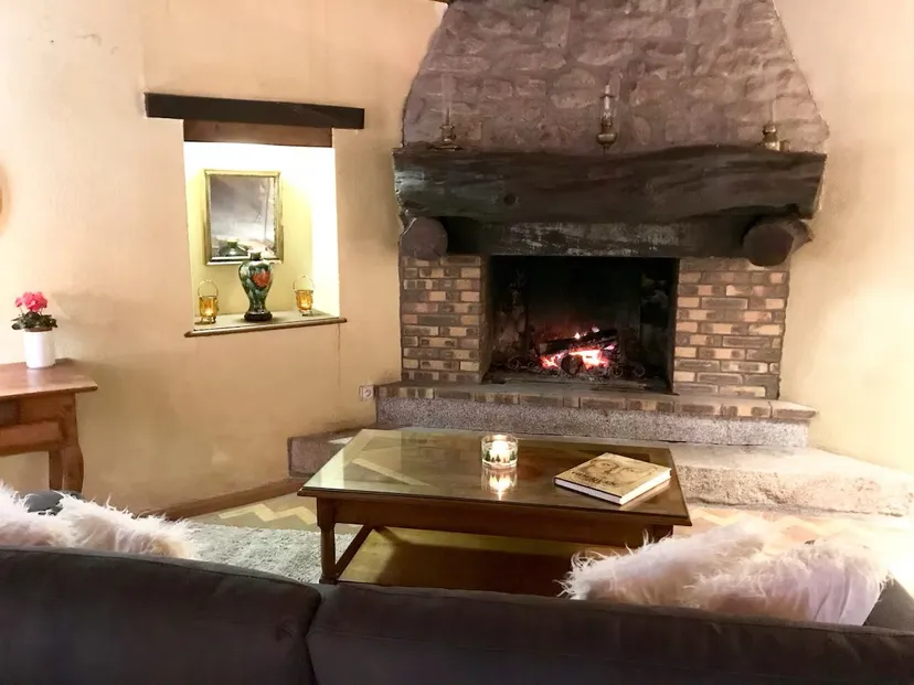 Grand gîte à louer dans le Morvan – 14 couchages, 3 étangs, 7 hectares de nature
