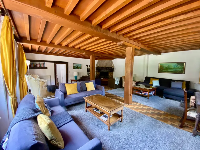 Grand gîte à louer dans le Morvan – 14 couchages, 3 étangs, 7 hectares de nature