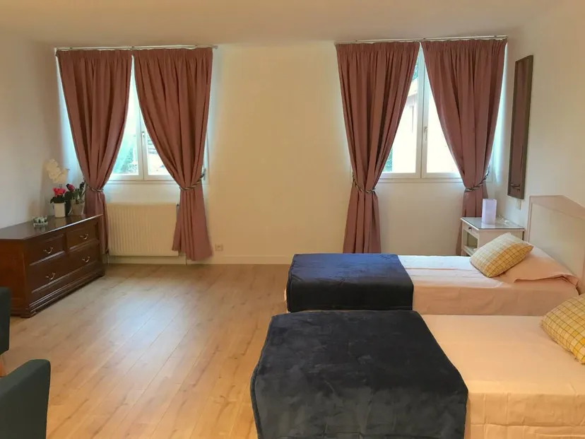Grand gîte à louer dans le Morvan – 14 couchages, 3 étangs, 7 hectares de nature