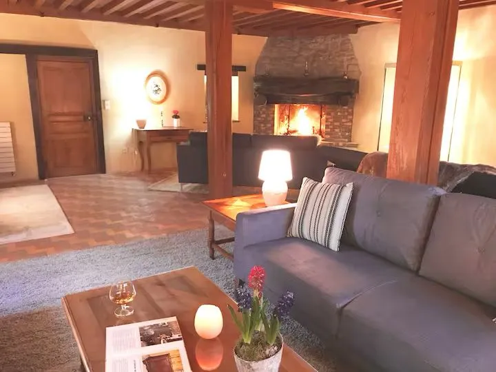 Grand gîte à louer dans le Morvan – 14 couchages, 3 étangs, 7 hectares de nature