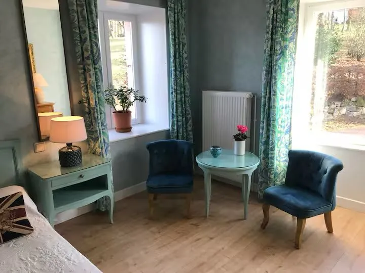 Grand gîte à louer dans le Morvan – 14 couchages, 3 étangs, 7 hectares de nature