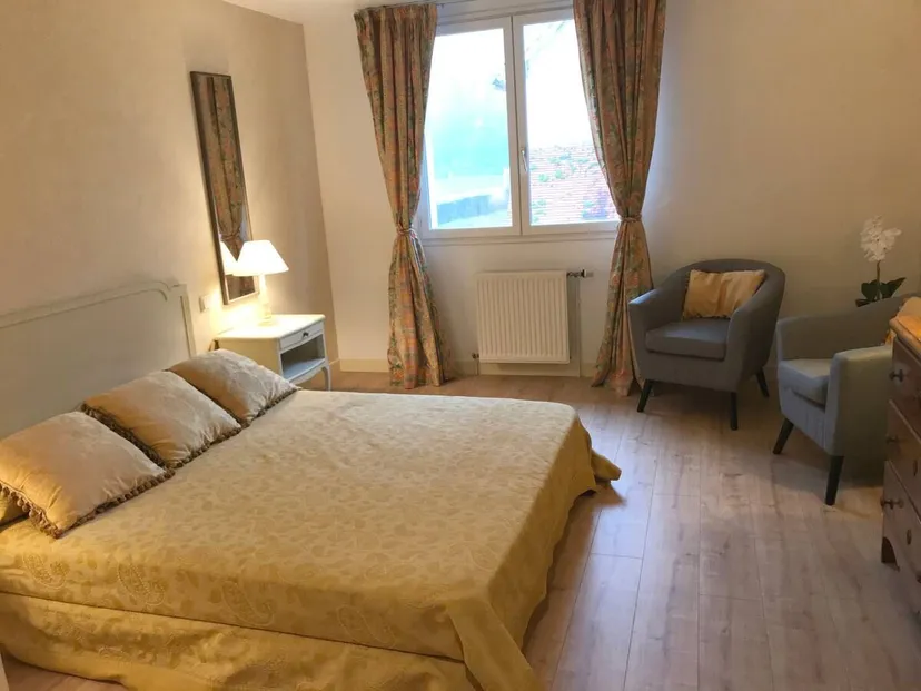 Grand gîte à louer dans le Morvan – 14 couchages, 3 étangs, 7 hectares de nature