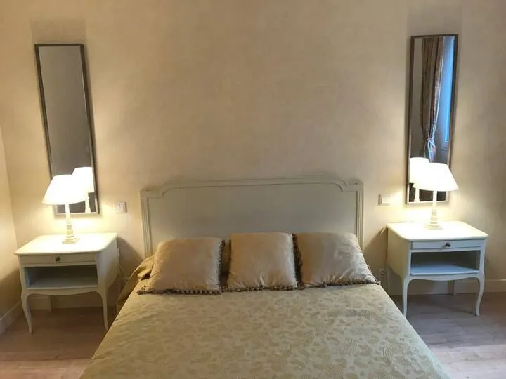 Grand gîte à louer dans le Morvan – 14 couchages, 3 étangs, 7 hectares de nature