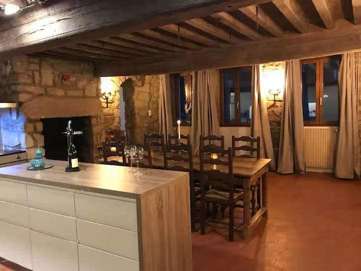 Grand gîte à louer dans le Morvan – 14 couchages, 3 étangs, 7 hectares de nature