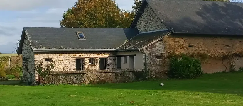 Peacehouse for 6 travelers with pond views