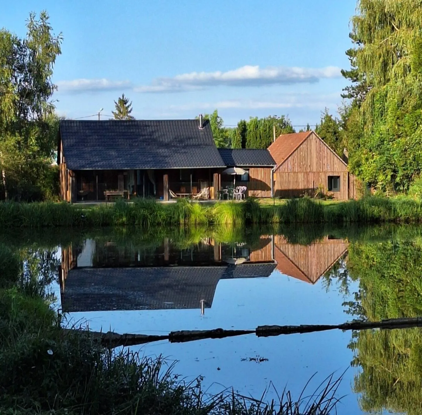 Chalet moderne pour 7 personnes avec étang dans l'Aisne