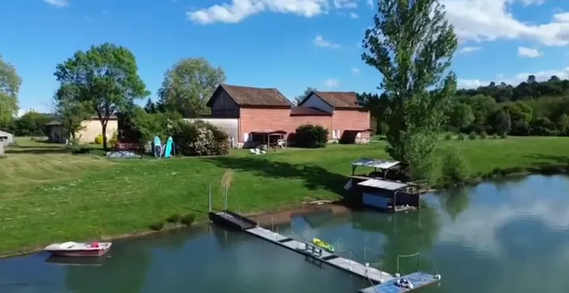 Holiday rental 20min from Mont de Marsan with a lake of 49.42 ac for fishing