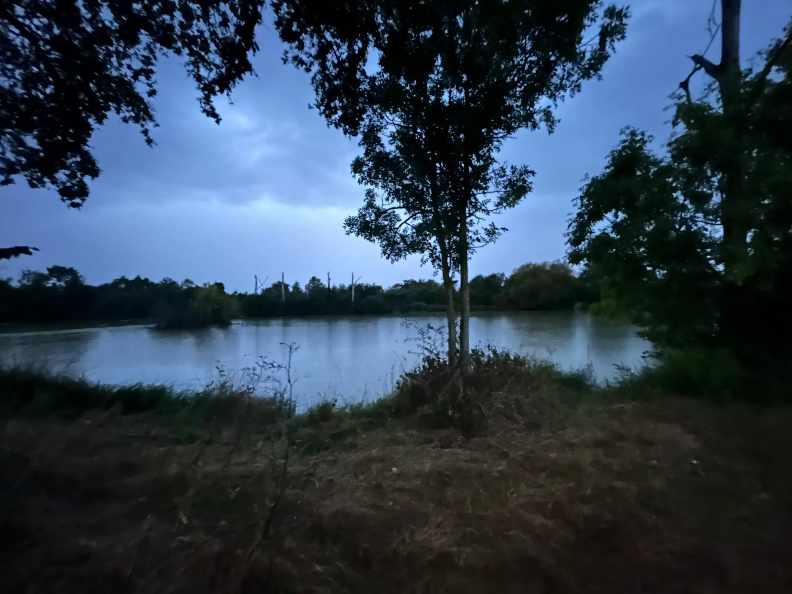 Etang à louer en Indre - la nature avec 1ha d'eau