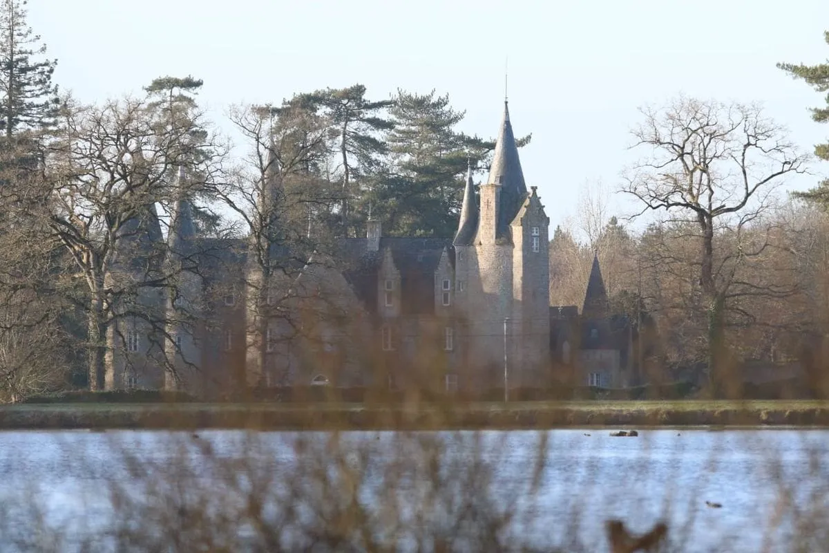 Pêche aux carnassiers superbe étang de 26ha au bord d’un château